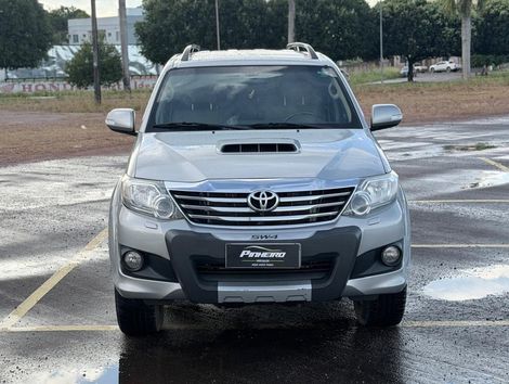 Toyota Hilux SW4 SR 4x2 2.7/ 2.7 Flex 16V Aut.