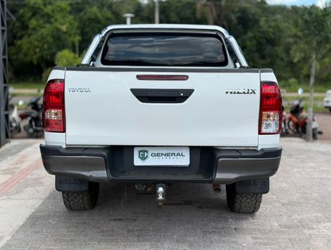 Toyota Hilux CD 4x4 2.8 Diesel Mec.