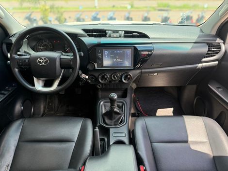 Toyota Hilux CD 4x4 2.8 Diesel Mec.