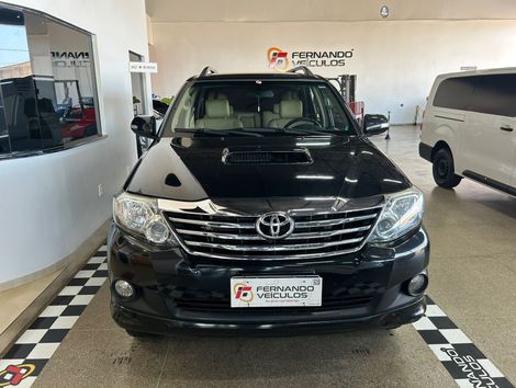 Toyota Hilux SW4 SRV D4-D 4x4 3.0 TDI Dies. Aut