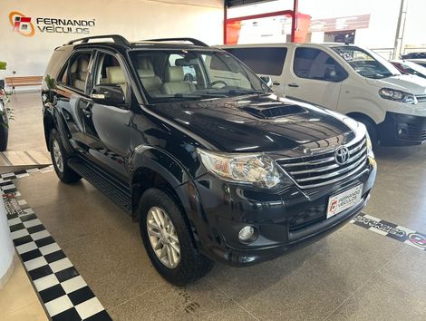 Toyota Hilux SW4 SRV D4-D 4x4 3.0 TDI Dies. Aut