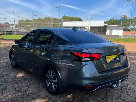 Nissan VERSA Advance 1.6 16V Flex Aut.