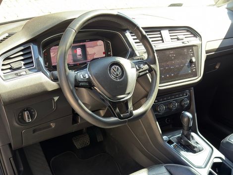 VolksWagen TIGUAN Allspac Comf 250 TSI 1.4 Flex