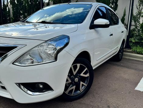 Nissan VERSA UNIQUE 1.6 16V FlexStart 4p Aut.