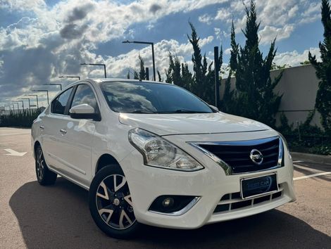 Nissan VERSA UNIQUE 1.6 16V FlexStart 4p Aut.
