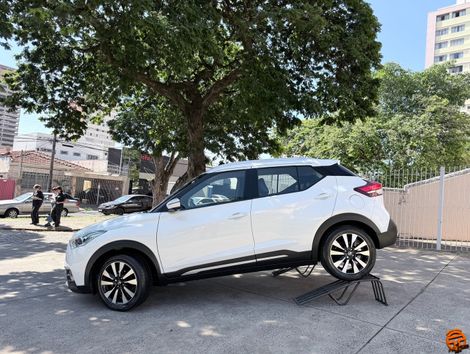 Nissan KICKS SL 1.6 16V FlexStar 5p Aut.