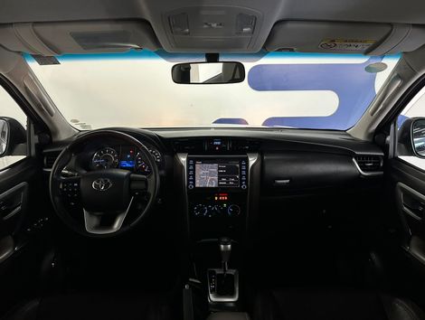 Toyota Hilux SW4 SR 4x2 2.7/ 2.7 Flex 16V Aut.