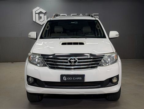 Toyota Hilux SW4 SRV D4-D 4x4 3.0 TDI Dies. Aut