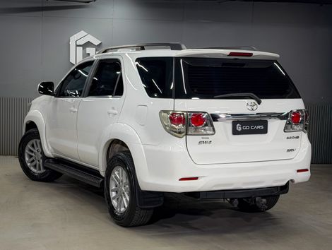 Toyota Hilux SW4 SRV D4-D 4x4 3.0 TDI Dies. Aut