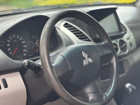 Mitsubishi L200 Triton HLS 2.4 Flex 16V CD Mec.