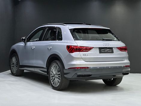 Audi Q3 Black Ed. 1.4 TFSI Flex/Black S-tron.