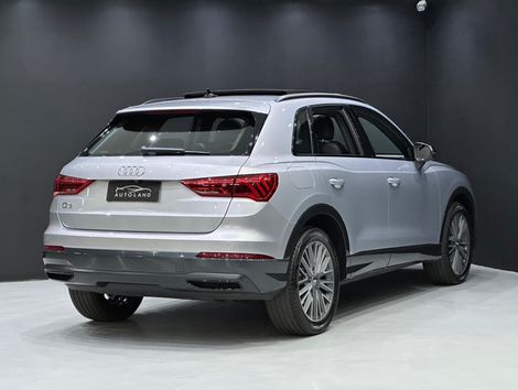 Audi Q3 Black Ed. 1.4 TFSI Flex/Black S-tron.