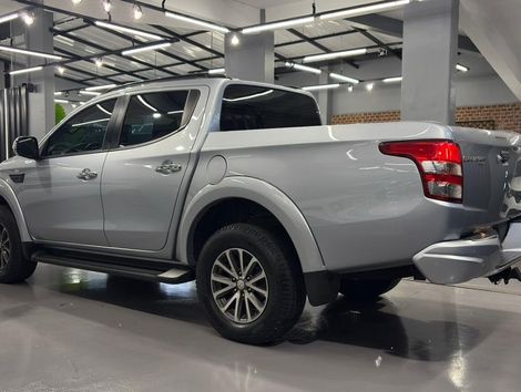 Mitsubishi L200 Triton Sport HPE-S 2.4 CD Dies. Aut