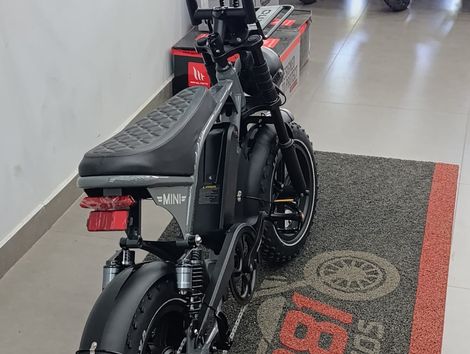 V8 ULTRA MINI V8 ULTRA MINI 01