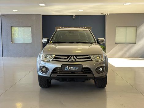 Mitsubishi Pajero HPE 3.2 4x4 T.I. Dies. 5p Aut.