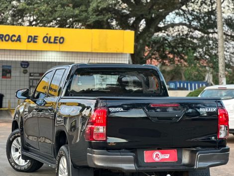 Toyota Hilux CD 4x4 2.8 Diesel Mec.