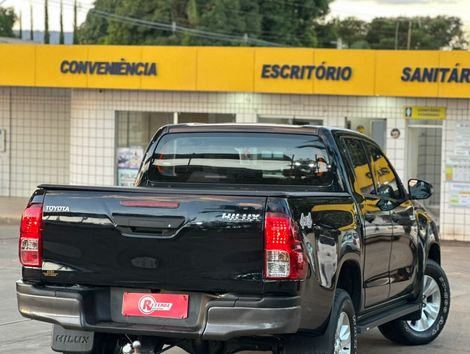 Toyota Hilux CD 4x4 2.8 Diesel Mec.