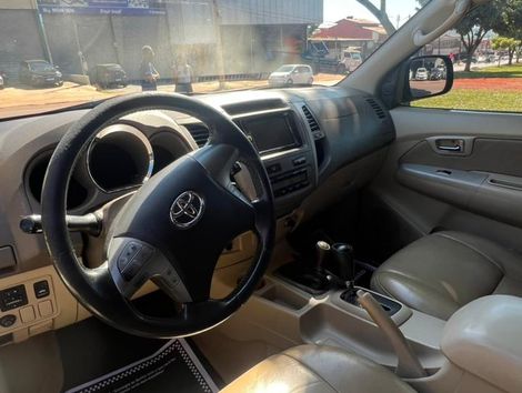 Toyota Hilux SW4 SRV D4-D 4x4 3.0 TDI Dies. Aut