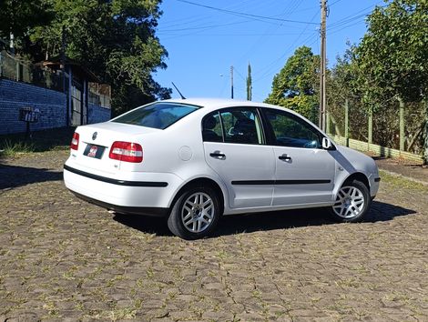 VolksWagen Polo Sedan 1.6 Mi 101cv 8V 4p