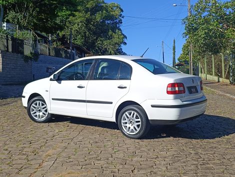 VolksWagen Polo Sedan 1.6 Mi 101cv 8V 4p