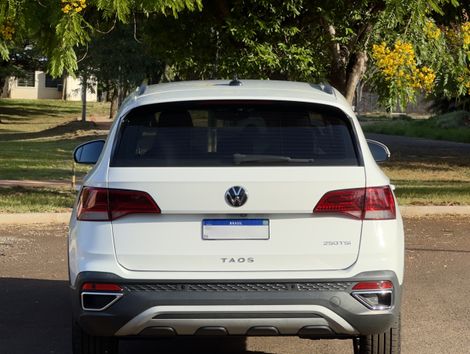 VolksWagen TAOS Comfortline 1.4 250 TSI Flex Aut.