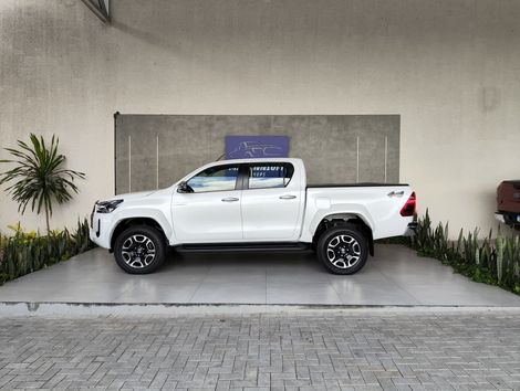 Toyota Hilux CD SRX Plus 4x4 2.8 TDI Die. Aut.