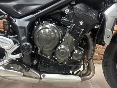 TRIUMPH TRIDENT 660