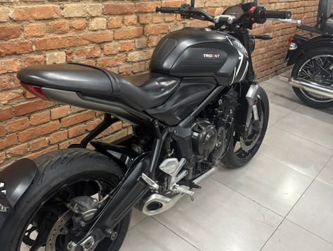 TRIUMPH TRIDENT 660