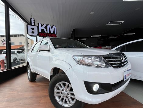 Toyota Hilux SW4 SR 4x2 2.7/ 2.7 Flex 16V Aut.