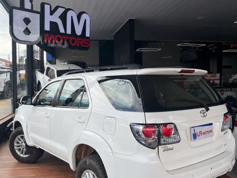 Toyota Hilux SW4 SR 4x2 2.7/ 2.7 Flex 16V Aut.