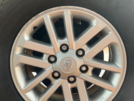 Toyota Hilux SW4 SR 4x2 2.7/ 2.7 Flex 16V Aut.