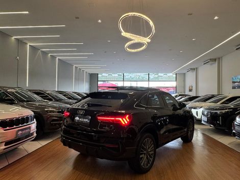 Audi Q3 SPB Perf. Black 2.0 TFSI Tipt. Quat.
