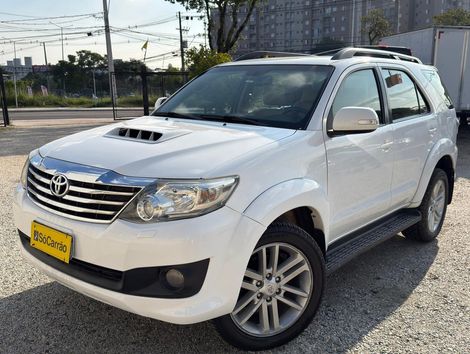 Toyota Hilux SW4 SRV D4-D 4x4 3.0 TDI Dies. Aut