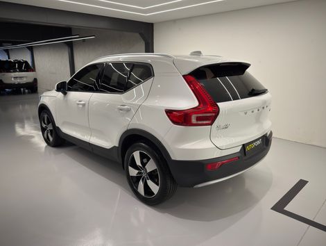 Volvo XC 40 T-5 MOMENTUM 2.0 252cv AWD