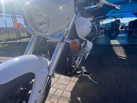 SUZUKI BOULEVARD M800