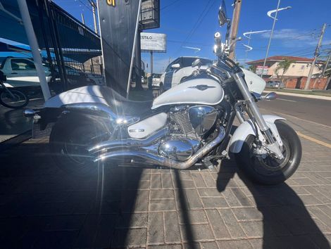 SUZUKI BOULEVARD M800