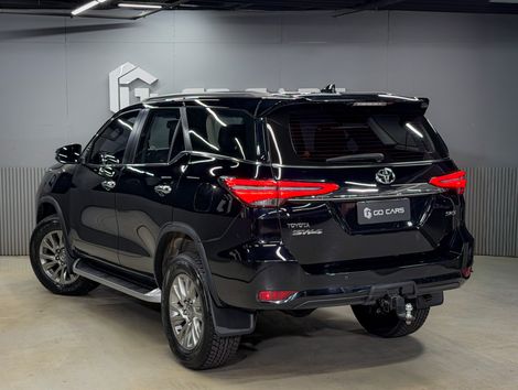 Toyota Hilux SW4 SRX 4x4 2.8 TDI 16V Dies. Aut.