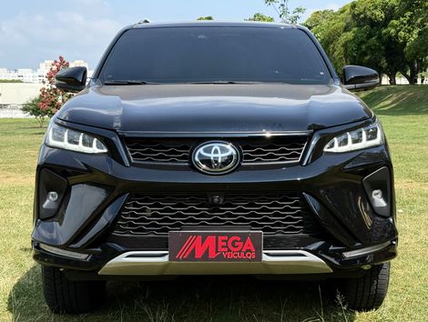 Toyota Hilux SW4 Diamond 2.8 TB 4x4 Die. Aut.