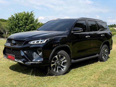 Toyota Hilux SW4 Diamond 2.8 TB 4x4 Die. Aut.