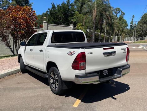 Toyota Hilux CD SRX 4x4 2.8 TDI 16V Diesel Aut.