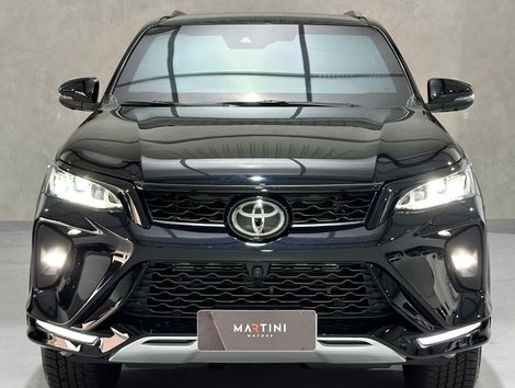 Toyota Hilux SW4 Diamond 2.8 TB 4x4 Die. Aut.