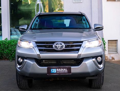 Toyota Hilux SW4 SRV 4x2 2.7 Flex 16V Aut.