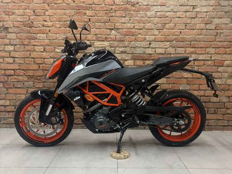 KTM DUKE 390