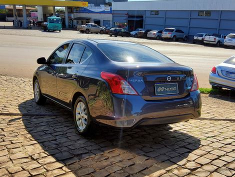 Nissan VERSA SV 1.6 16V FlexStart 4p Aut.