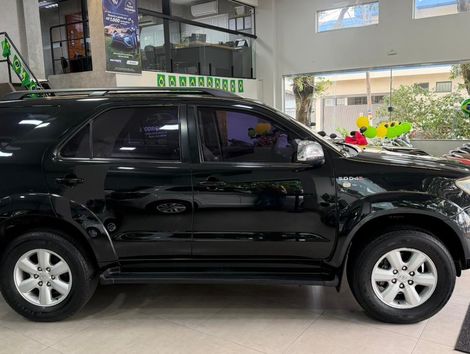 Toyota Hilux SW4 SRV D4-D 4x4 3.0 TDI Dies. Aut