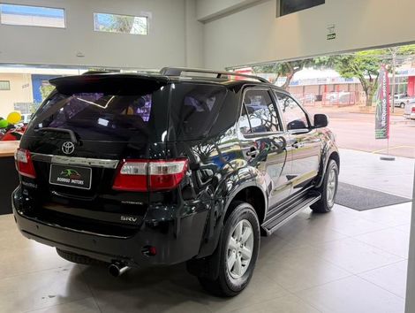 Toyota Hilux SW4 SRV D4-D 4x4 3.0 TDI Dies. Aut
