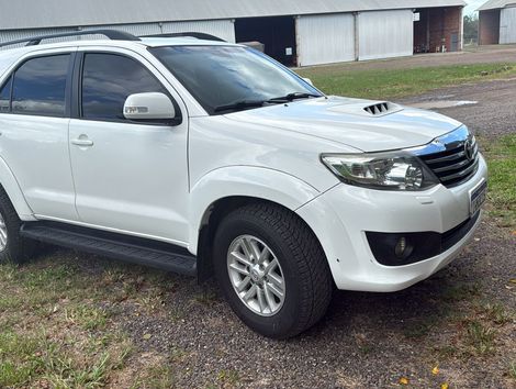 Toyota Hilux SW4 SRV D4-D 4x4 3.0 TDI Dies. Aut