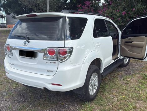 Toyota Hilux SW4 SRV D4-D 4x4 3.0 TDI Dies. Aut