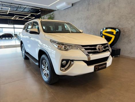 Toyota Hilux SW4 SRV 4x2 2.7 Flex 16V Aut.