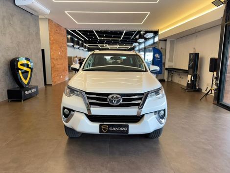 Toyota Hilux SW4 SRV 4x2 2.7 Flex 16V Aut.